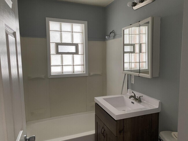 Photo - 1025 E 44th Pl