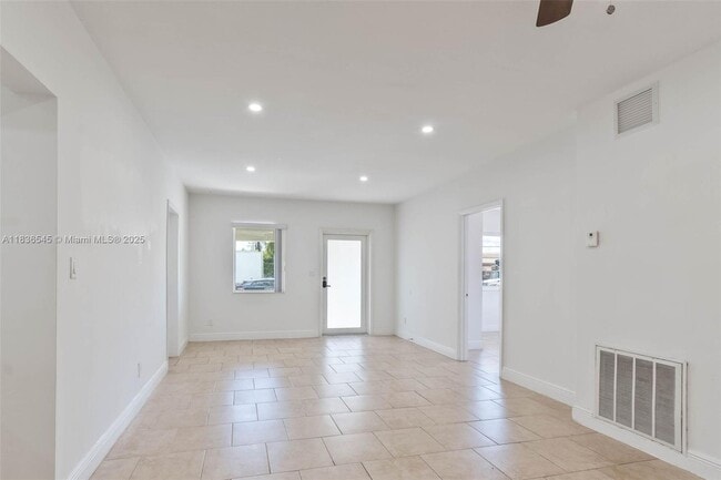 Photo - 3916 SW 58th Ave