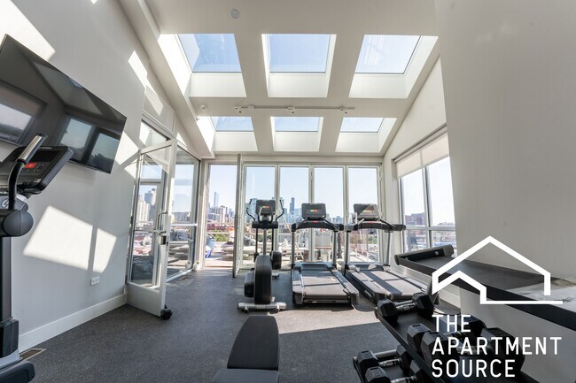 Photo - 301 W North Ave Unidad 507