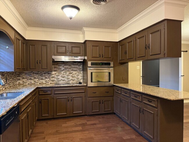 Photo - 823 N Bryan St
