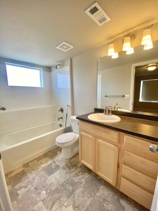 Photo - West Greeley Spacious Townhome! Unit 3711