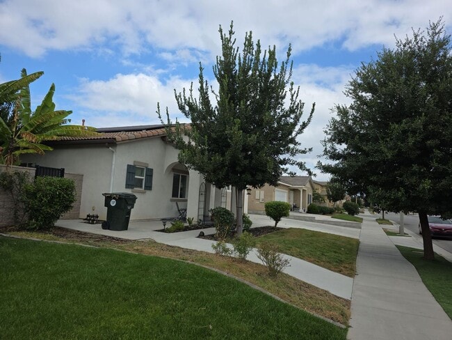 Photo - Beautiful Solar Home in Jurupa Valley Avai...