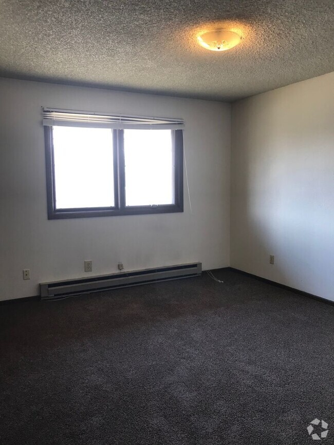 Building Photo - 2 Bedroom 1 Bath 4Plex-5 Mins from Campus Rental