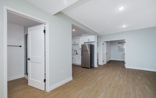 Photo - 1635 North Martel Avenue