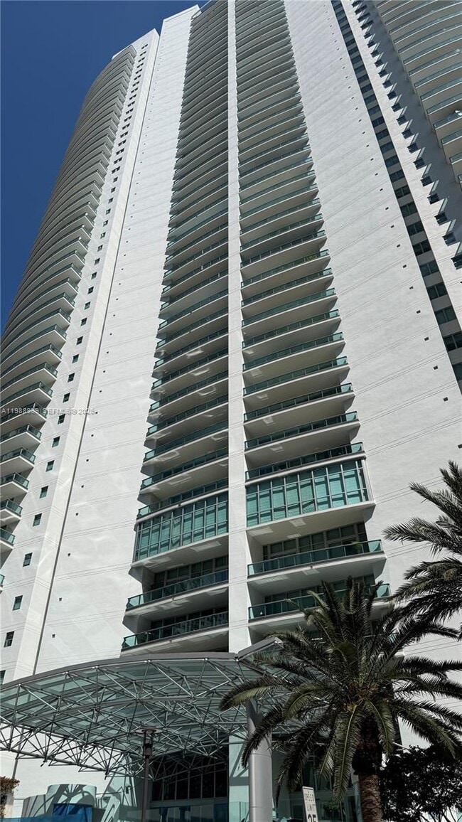 Building Photo - 1331 Brickell Bay Dr Unit 3203