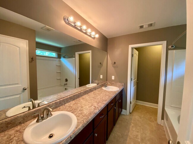 Photo - Savannah Convenience