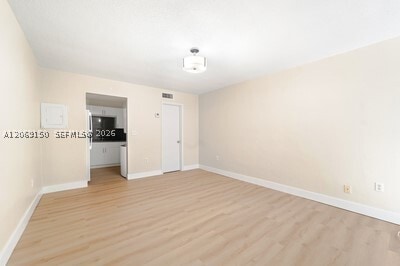 Photo - 3025 Mary St Unit 1