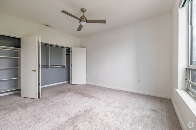 1BR, 1BA - 694SF - Primary Bedroom