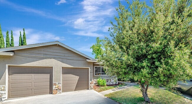 Building Photo - Vasona Court 625-627 Unit 625 Rental