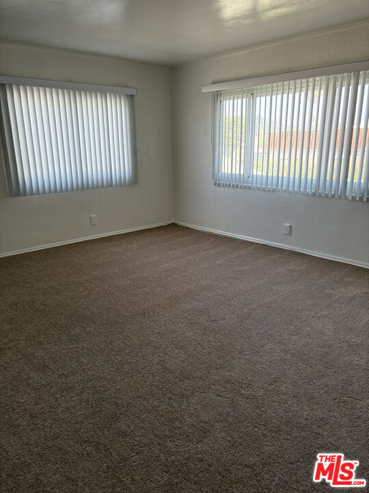 Building Photo - 818 E Nutwood St Unit 818 1/4