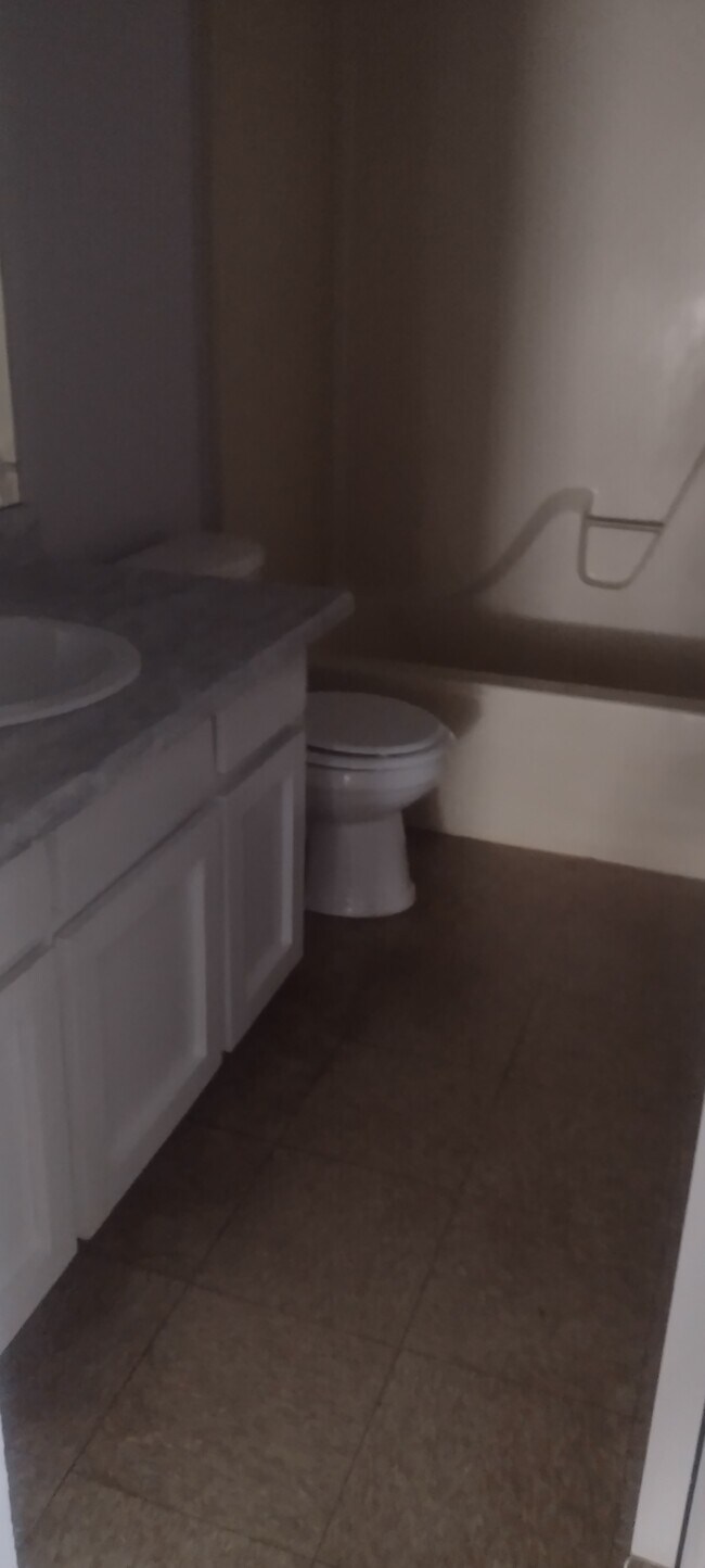 Building Photo - 141 Clinton Ct