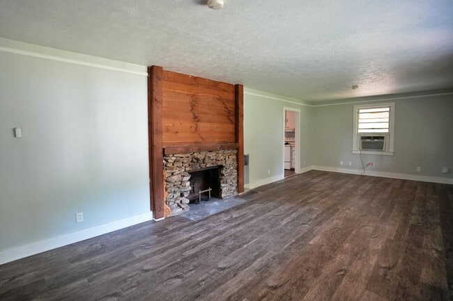 Photo - 330 W 41st St