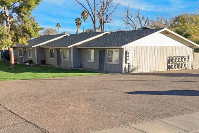 Building Photo - 452 E 9th Ave Unit Apt 3