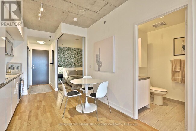 Photo - 20 Minowan Miikan Ln Unité 830