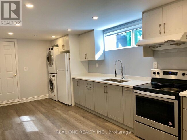 Photo - 1209 Verhoeven Ct