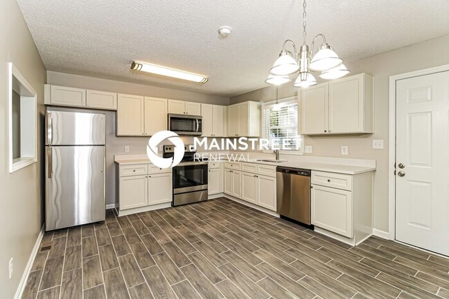 Photo - 3 Bedroom Pet-Friendly Home in Greensboro, NC with Main Street Renewal