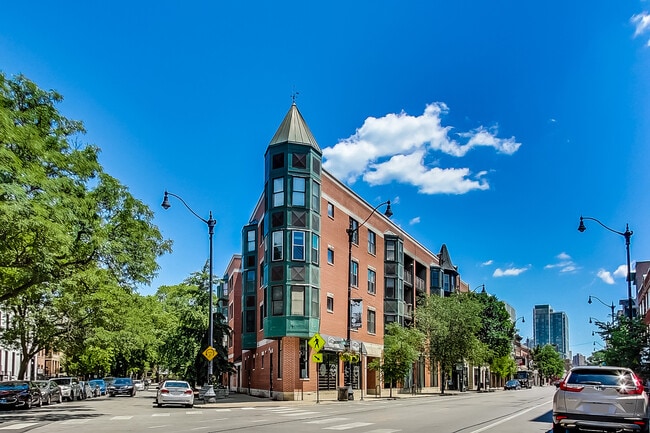 Building Photo - 845 W Altgeld St Unit 4D