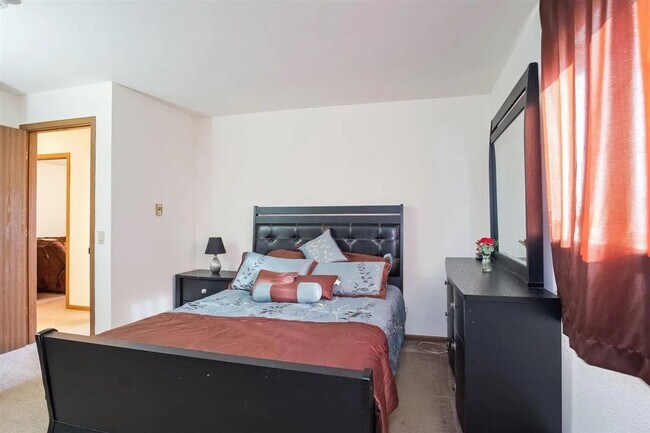 Photo - Modern 3 bedroom 1 bath garden style condo