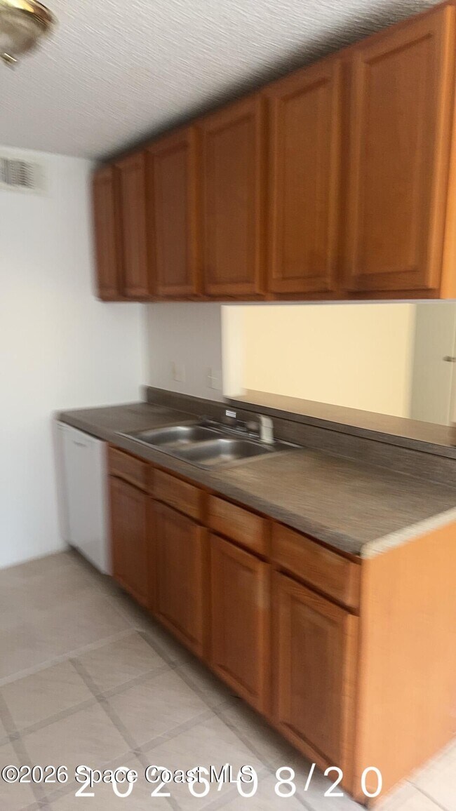 421 Mercury Ave SE Unit 6