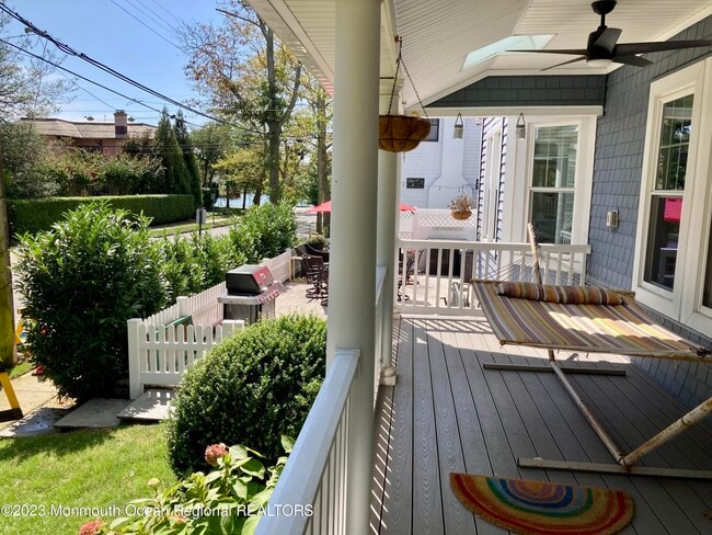 Photo - 600 Sixth Ave