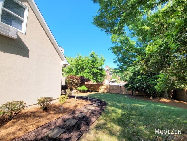 Photo - 2400 Tweedmore Ct