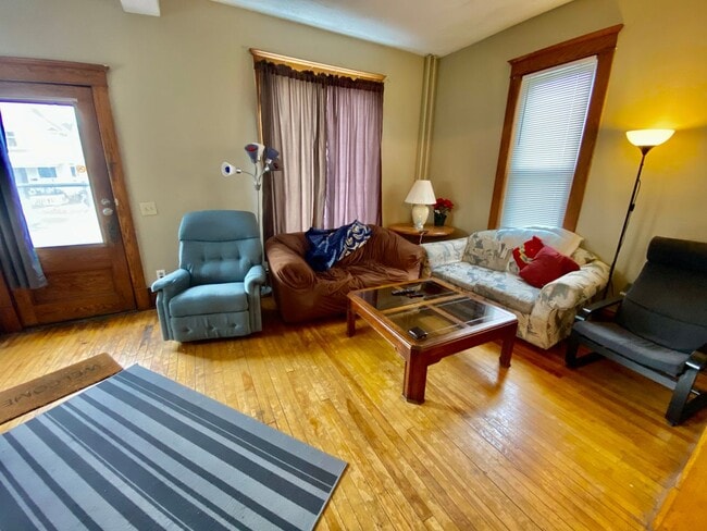 Photo - SPACIOUS 4BD House near U of M & Dinky Town! Avail. 9/1/26!