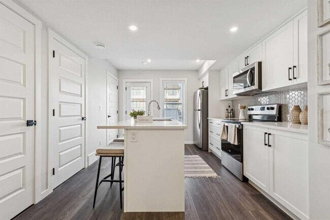 135-1135 Mahogany Parade SE