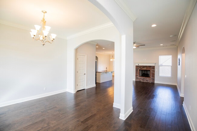 Photo - 4000 SW Hollyhock St