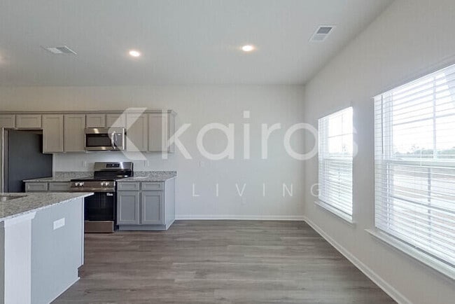 Photo - 2241 Banyon Cir