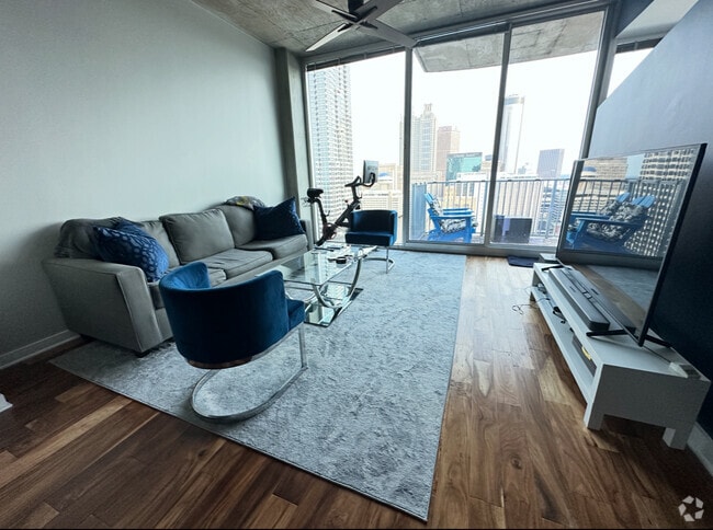 Building Photo - 400 W Peachtree St NW Unit 3409 Rental