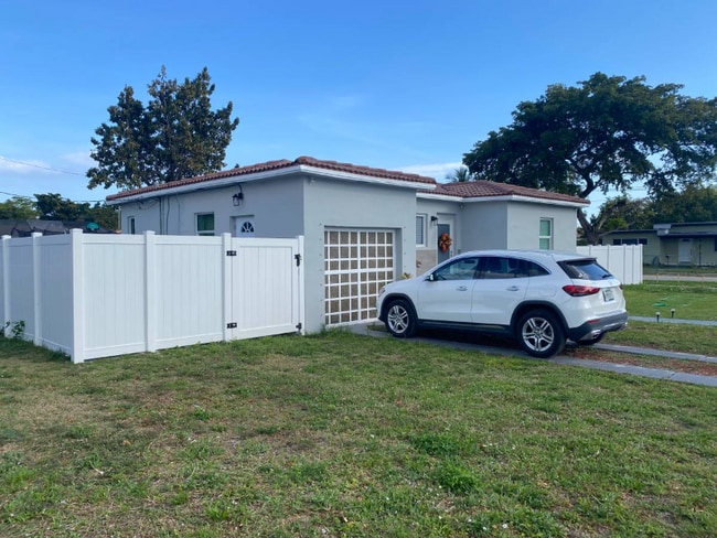 Photo - 16101 NE 11th Ave