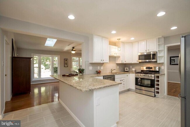 Photo - 5612 Eastbourne Dr