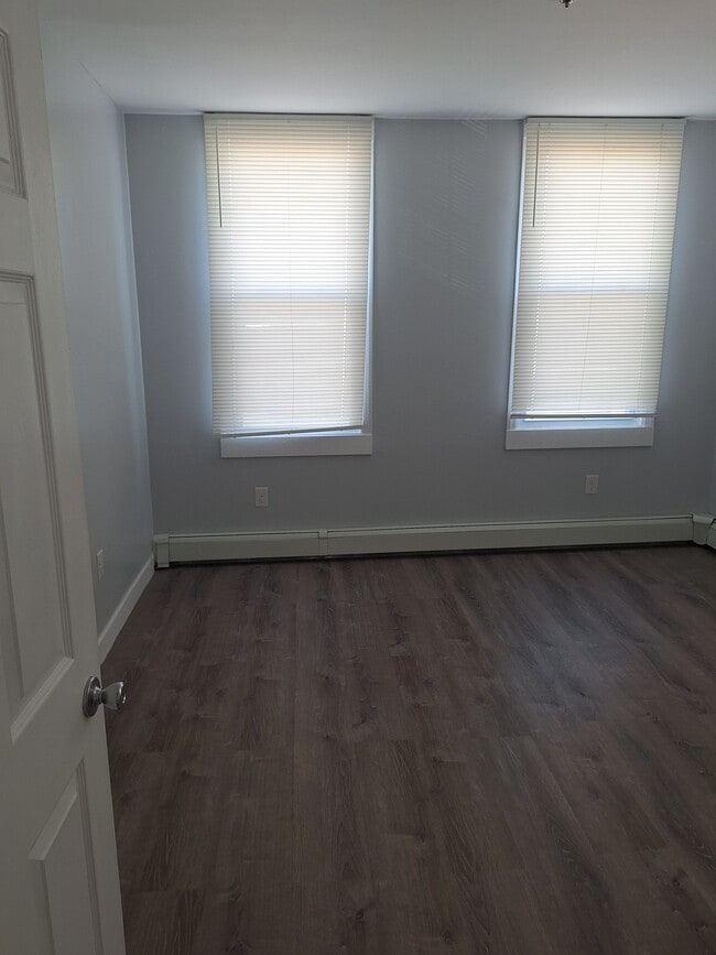 Dormitorio grande - 2220 E Edgar Rd Unidad #2 FL