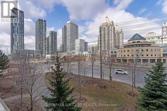 Photo - 310 Burnhamthorpe Rd W Unité 203