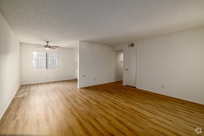 2BR, 2BA - 950SF - Living Room - Cape Cod Apartments
