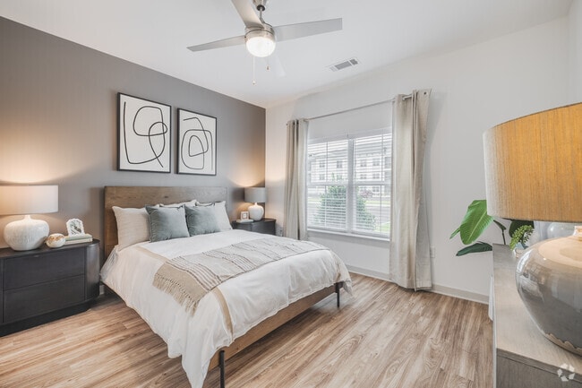 2BR, 2BA - 1,149SF - Secondary Bedroom