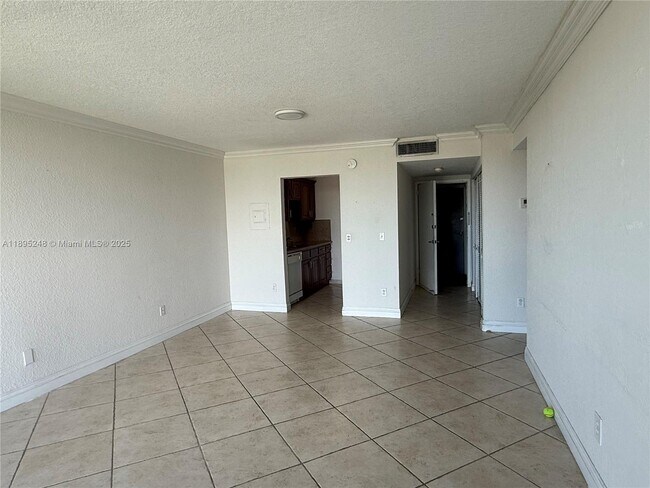 Photo - 2000 NE 135th St Unit 701