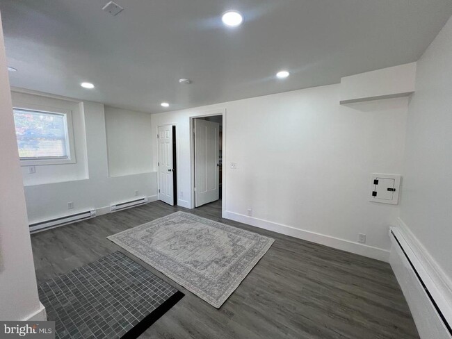 Building Photo - 328 Virginia Ave