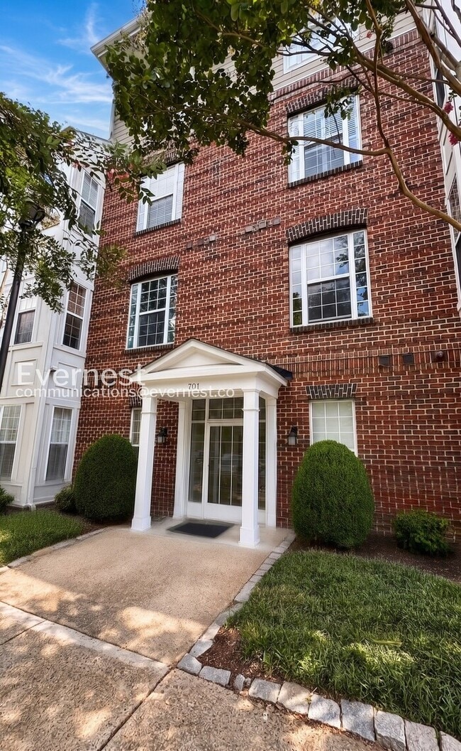 Building Photo - 701 Cobblestone Blvd
