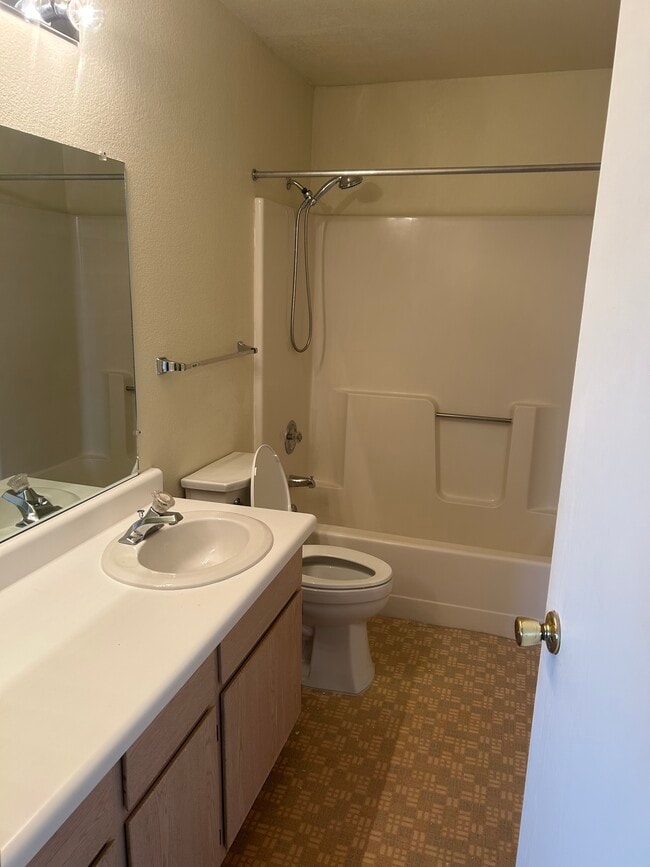 Photo - 2044 Mesquite Ln Unit M203