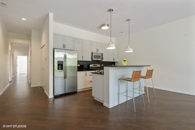 Photo - 1872 N Damen Ave Unidad 2N