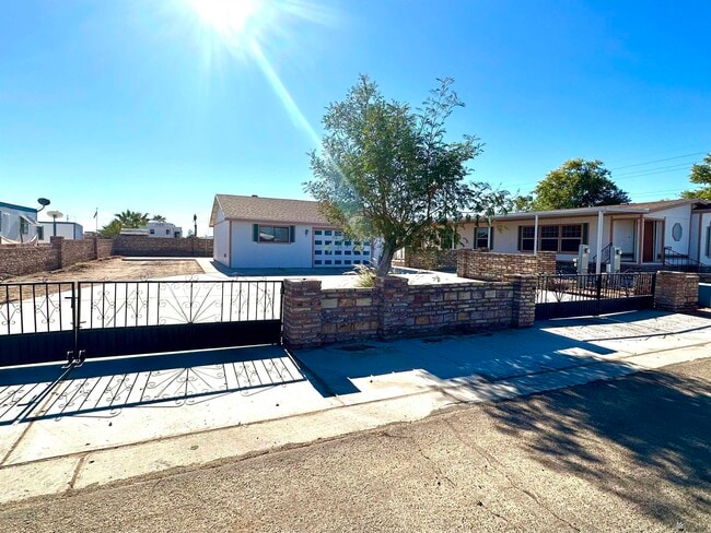 Photo - 12115 E 39th St