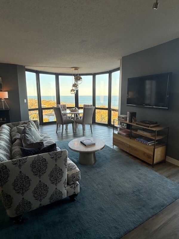 Photo - 1746 N Wells St