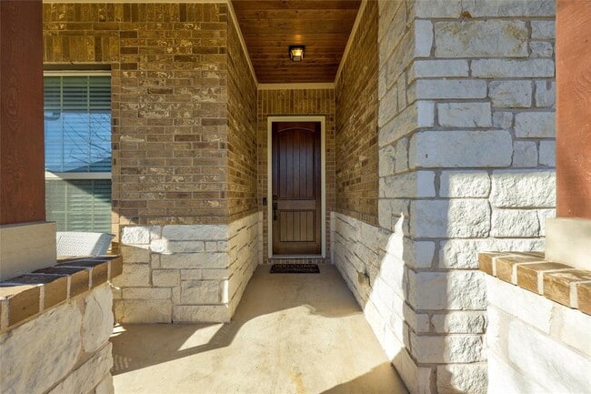 Photo - 3030 Isabella Ln