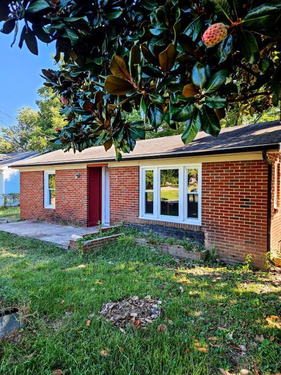 Photo - 1207 Wildwood Lake Rd SE House