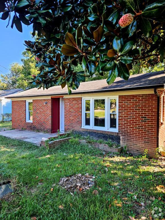 Building Photo - 1207 Wildwood Lake Rd SE Rental