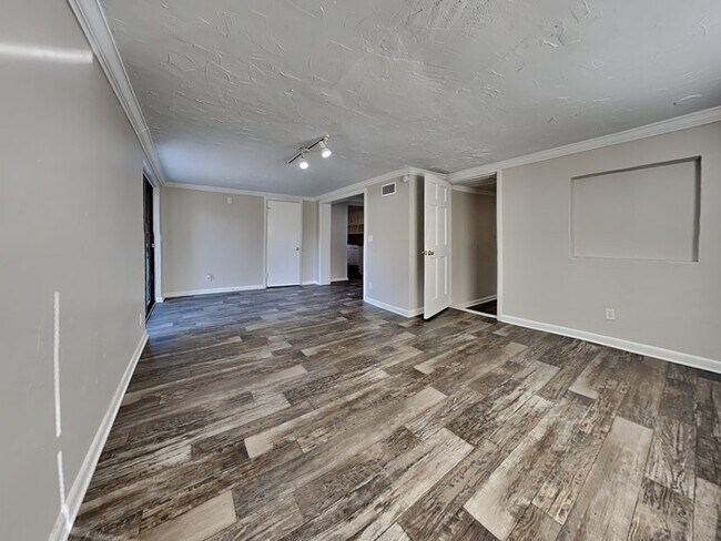 Photo - 5916 Ensenada Rd