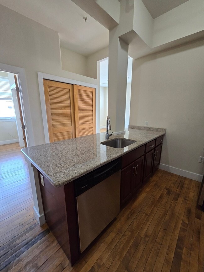 Photo - 613 N Lombardy St Unit 203