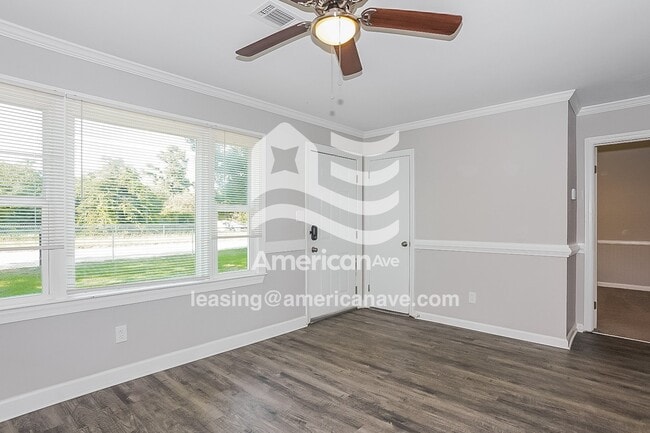 Photo - 1952 Williams Dr