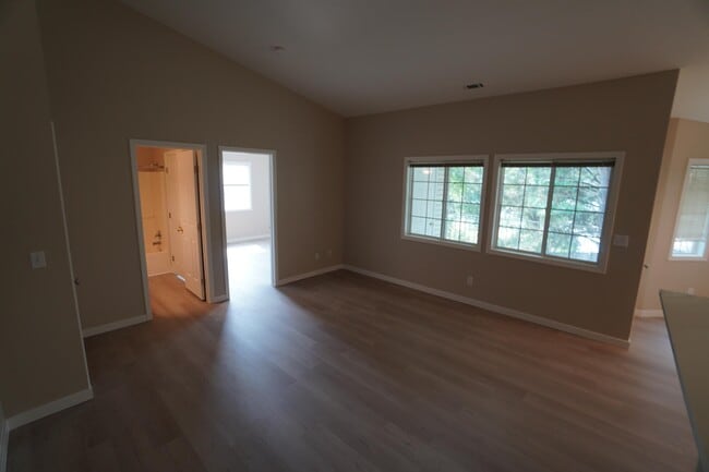 6589 W Lucky Ln Unit 201